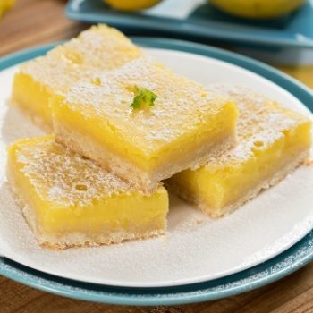 5-Ingredient-Lemon-Bars-6 Könnyű citromos szelet 5 összetevőből