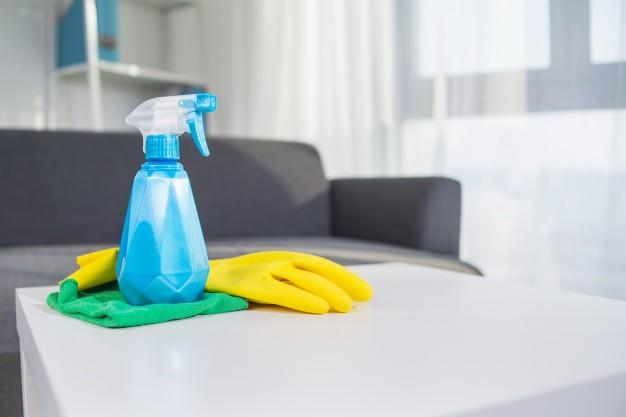 table-top-house-cleaning-products-spray-glove_1088-1012 Elhanyagolod a takarítást? Ezek a veszélyes következmények várnak rád!