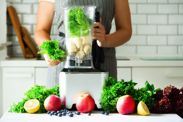 homemade-healthy-green-smoothie_80743-1372 5 dolog, amit a turmixgépeddel is elkészíthetsz