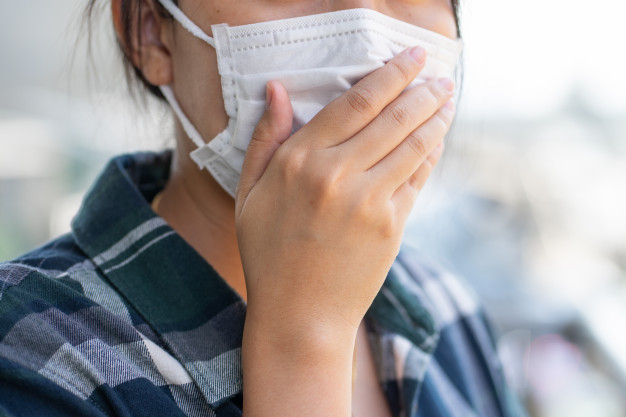 woman-wearing-face-mask-protect-filter-against-air-pollution-pm2-5_24901-2030 5 tipp a legerősebb vírusok ellen